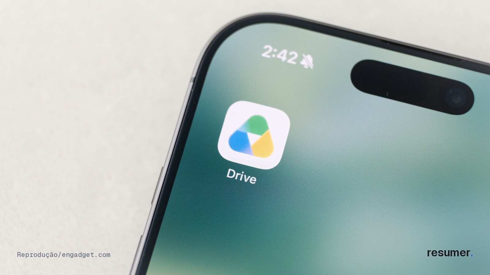 Interface do Google Drive em inglês exibindo a nova função de organização de arquivos com Gemini