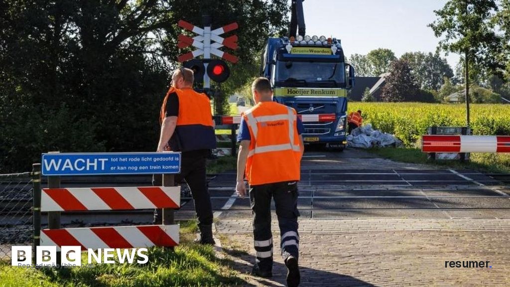 Trilhos de trem interditados na Holanda após sabotagem com tubos metálicos na linha férrea