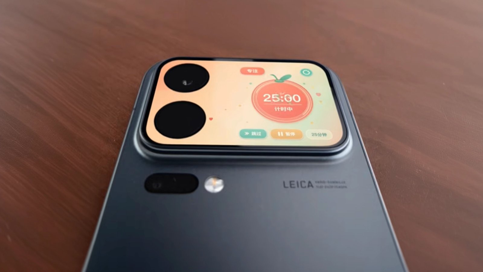 Xiaomi transforma tela traseira em plataforma de mini-apps de IA
