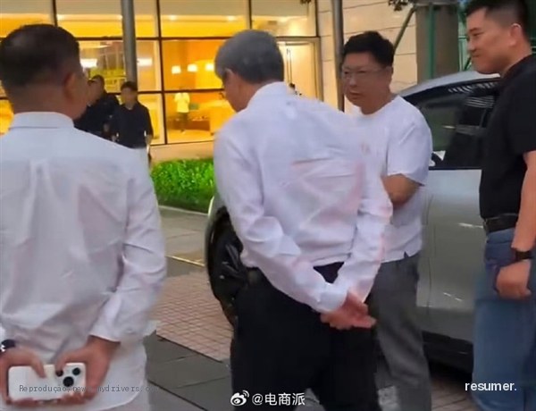 Carro inteligente Huawei R7 com autonomia de 855 km