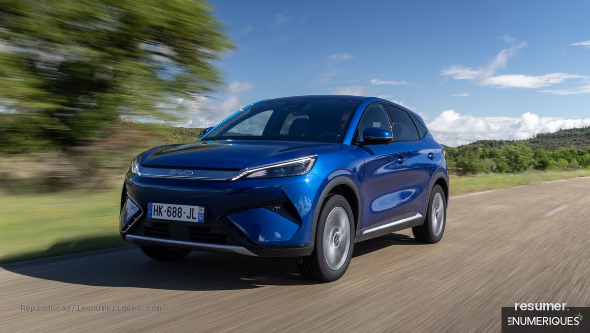 SUV elétrico Atto 3 da BYD em destaque com detalhes de design e tecnologia