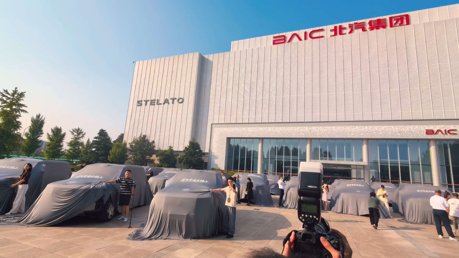 Huawei lança SUV tecnológico com plataforma própria