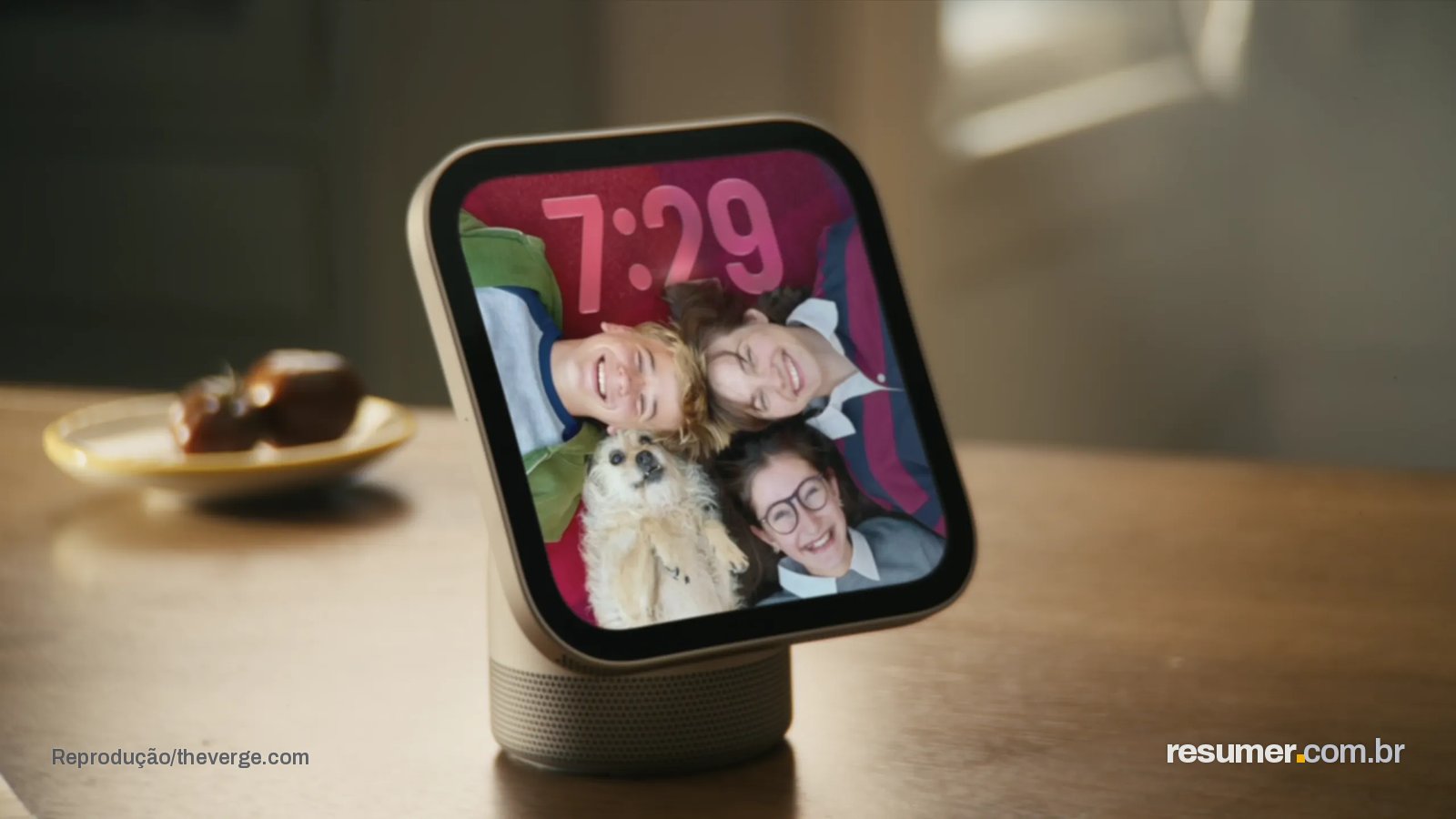 Apple lança HomeView, seu primeiro smart display doméstico, com tela Liquid Retina de 7 polegadas e True Tone.
